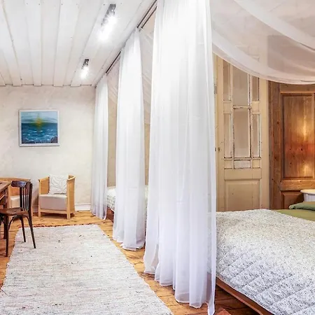 Chalet Moonakatemaja Loft Alatskivi